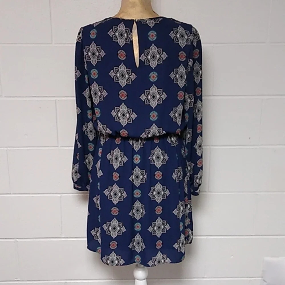 EXPRESS BOHO MOROCCAN PRINT,LACE SHOULDERS, FULL, LONG SLEEVES, DREโฆ - Picture 3 of 9